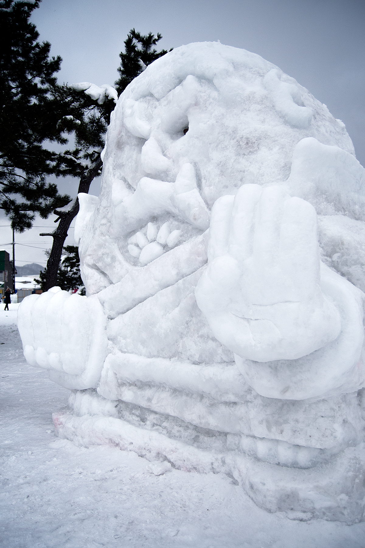 ジンベエの雪像